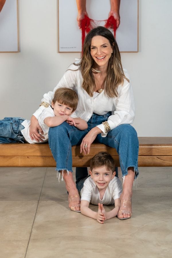 Renata Cani com os filhos Miguel e Luca