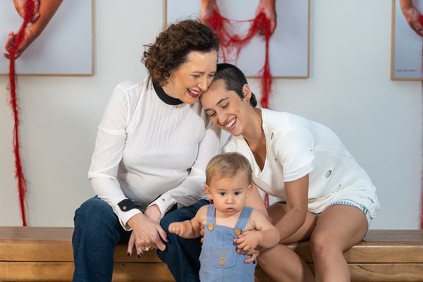 Sandra Matias com a filha Luisa Vilar e o neto Tempo