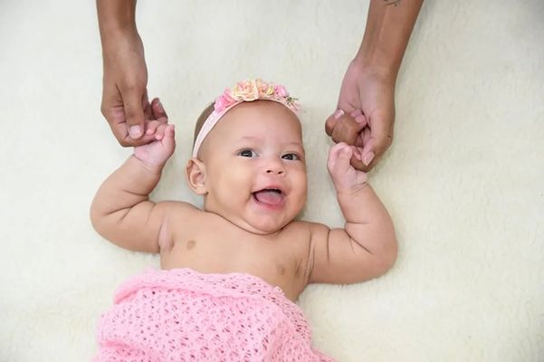Bebês filhos de detentas do ES ganham ensaio fotográfico  por Divulgação/Sejus