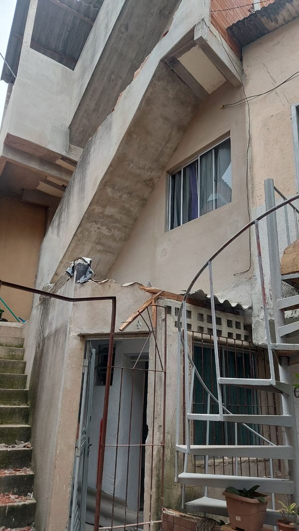 Prédio no bairro Boa Vista II, em Vila Velha, de onde dois militares caíram durante uma perseguição