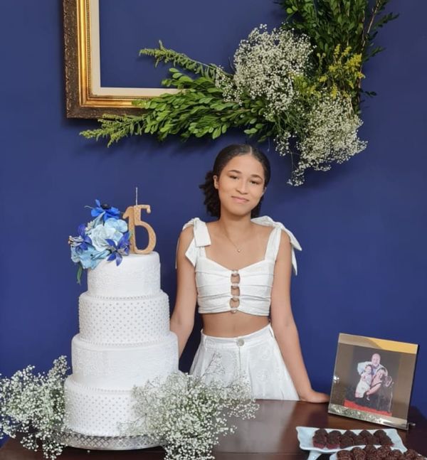 Chloe Lobato Henning 