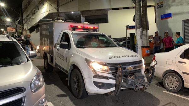 Mulher foi morta em prédio no Centro de Vitória, nesta segunda-feira (15)