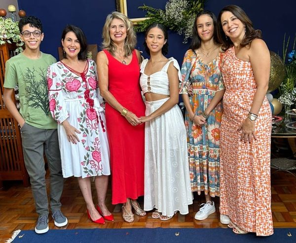 Ricardo Zanete Hees de Carvalho, Renata Rasseli, Alcione Lobate, Chloe Lobato Henning, Gabriela e Bianca Sandri