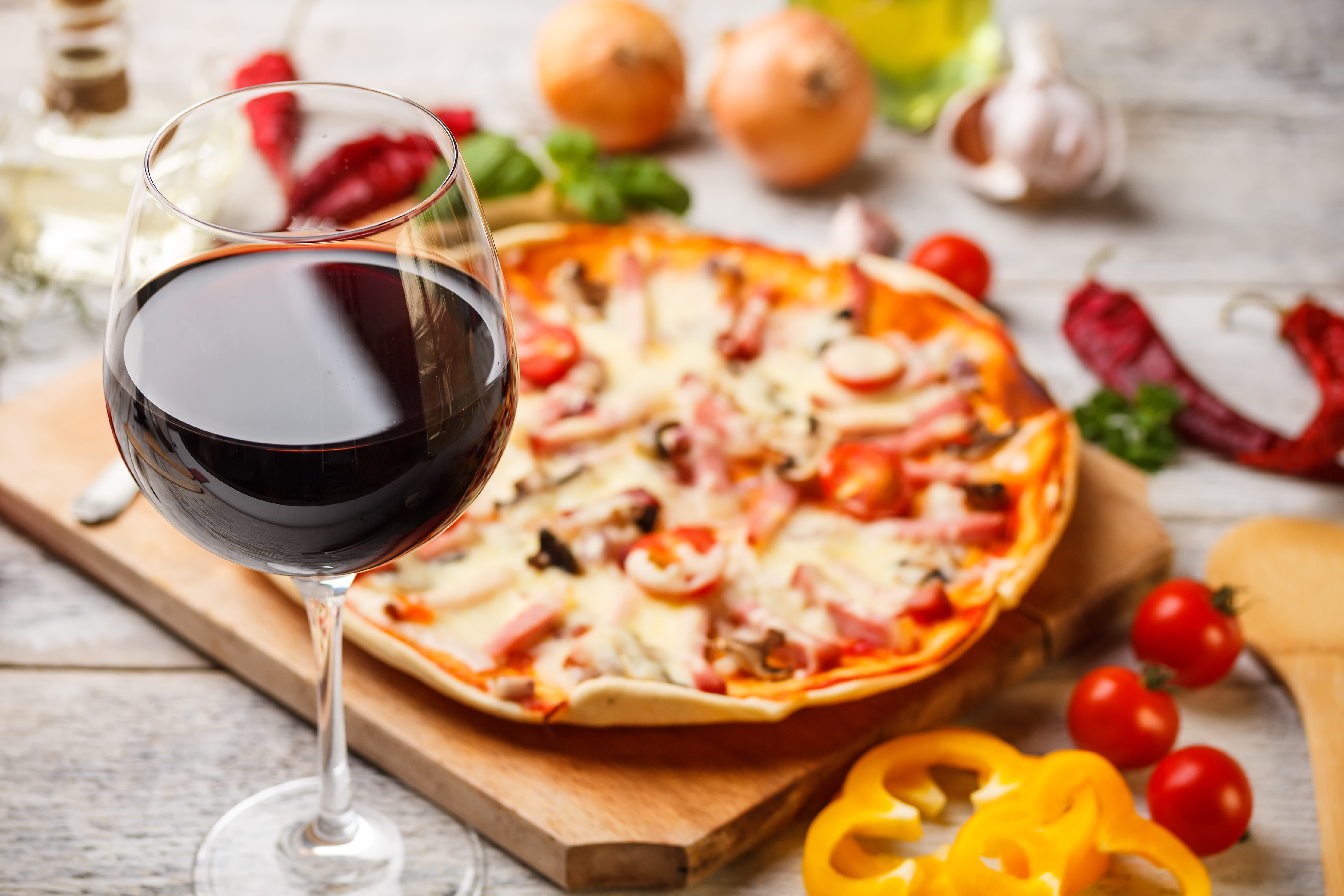 Dia da Pizza: data pede acompanhamento de um bom vinho ou espumante