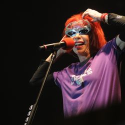 Rita Lee durante show do Projeto Verão Sergipe 2012, em Atalaia Nova (SE). Após o show, a cantora foi levada à delegacia acusada de desacato e apologia ao crime ou ao criminoso.