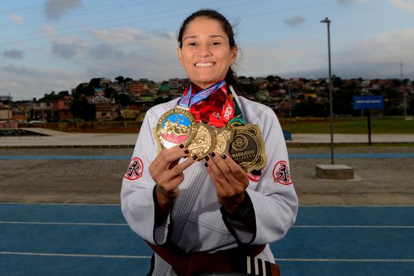 A atleta Jordana Lírio, do Jiu Jitsu, treina na Estação Cidadania de Cariacica por Fernando Madeira