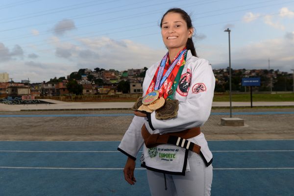 A atleta Jordana Lírio, do Jiu Jitsu, treina na Estação Cidadania de Cariacica por Fernando Madeira