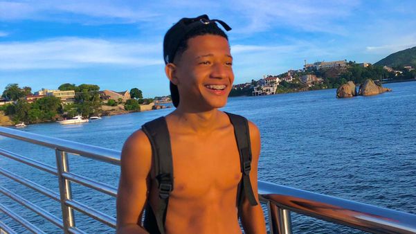 Adrian Coutinho de Jesus, de 15 anos, está desaparecido desde a última quinta-feira (11) e a mãe do jovem está angustiada