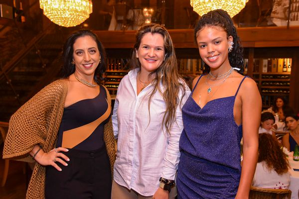 Bianca Riva, Luiza Scardua, e Juliana Almeida Santo