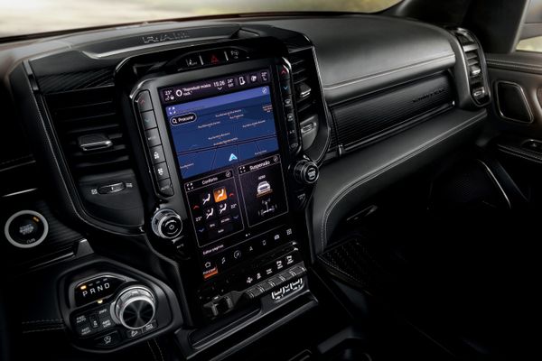 Central multimídia de 12” tem acesso a Apple Carplay e Android Auto sem fio e navegação embarcada por Ram/Divulgação
