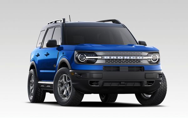 Novo Ford Bronco Sport na cor Azul Atlas por Divulgação Ford 