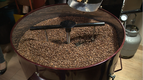 Torra de café na Cafeteria Família Protázio, na região do Caparaó capixaba