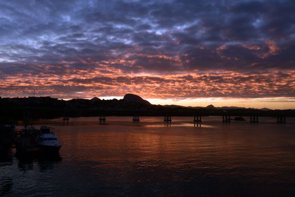 O pôr do sol visto da Ponte Florentino Avidos, em Vitória por Carlos Alberto Silva