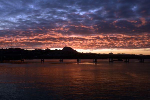 O pôr do sol visto da Ponte Florentino Avidos, em Vitória por Carlos Alberto Silva