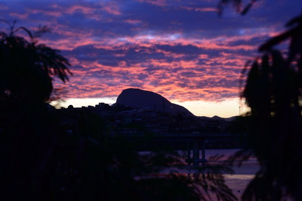 O pôr do sol visto da Ponte Florentino Avidos, em Vitória por Carlos Alberto Silva