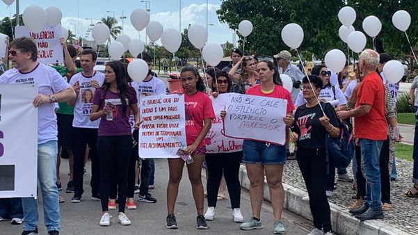 Manifestação pela morte de Ana Carolina Rocha Kurth na Orla de Camburi por Eduardo Dias