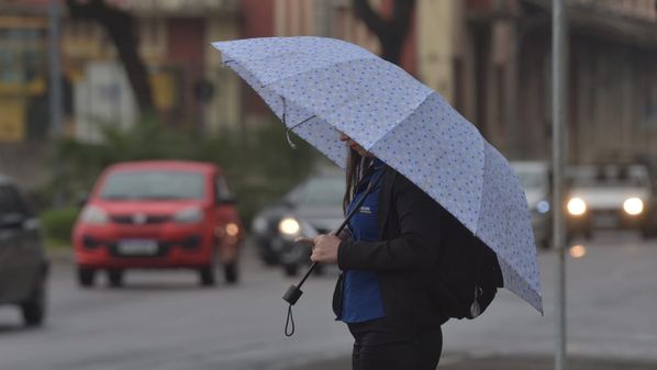 Inmet emitiu dois avisos meteorológicos para o Estado, sendo um deles o de risco intermediário; juntos, os alertas valem para todo o território capixaba