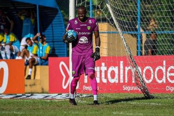 Caique, goleiro do Ypiranga-RS, foi vítima de racismo