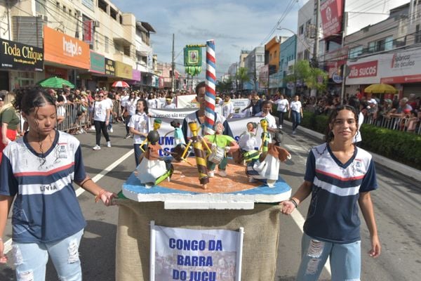 Desfile cívico em comemoração aos 488 anos de Vila Velha, nesta terça-feira (23) por Ricardo Medeiros