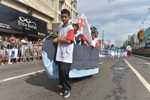 Desfile cívico em comemoração aos 488 anos de Vila Velha, nesta terça-feira (23) por Ricardo Medeiros
