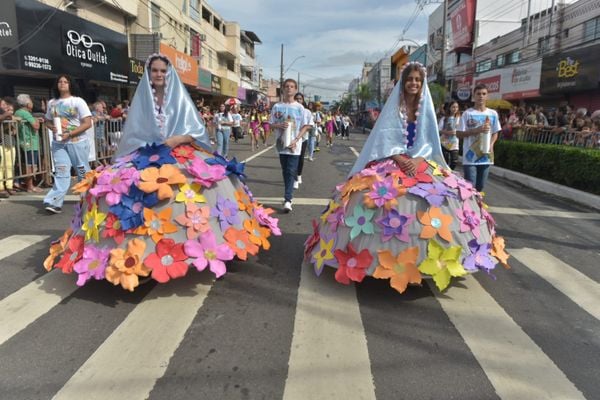 Desfile cívico em comemoração aos 488 anos de Vila Velha, nesta terça-feira (23) por Ricardo Medeiros
