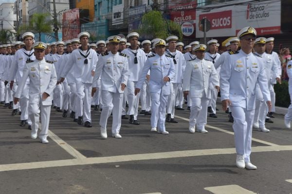 Desfile cívico em comemoração aos 488 anos de Vila Velha, nesta terça-feira (23) por Ricardo Medeiros