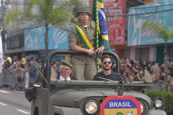 Desfile cívico em comemoração aos 488 anos de Vila Velha, nesta terça-feira (23) por Ricardo Medeiros