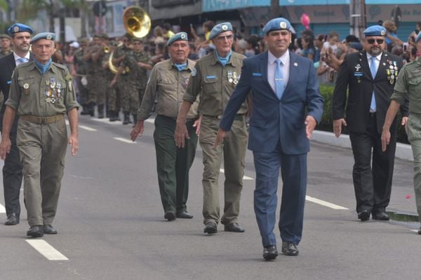 Desfile cívico em comemoração aos 488 anos de Vila Velha, nesta terça-feira (23) por Ricardo Medeiros