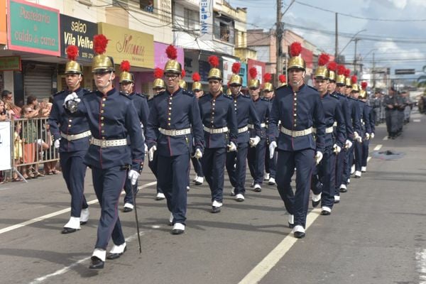 Desfile cívico em comemoração aos 488 anos de Vila Velha, nesta terça-feira (23) por Ricardo Medeiros