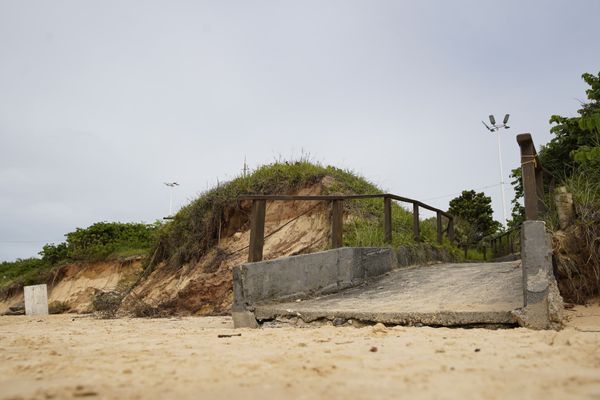 Erosão na praia de Peracanga em Guarapari por Fernando Madeira