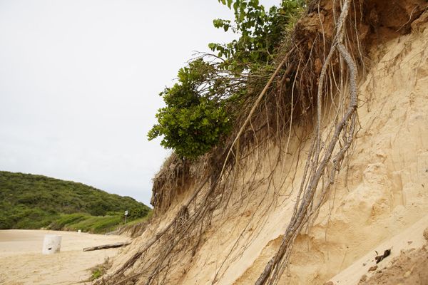 Erosão na praia de Peracanga em Guarapari por Fernando Madeira