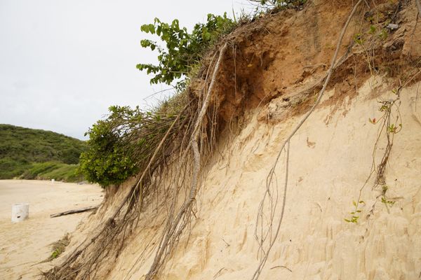 Erosão na praia de Peracanga em Guarapari por Fernando Madeira