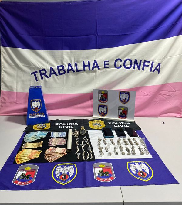 Material apreendido durante ação policial em Pinheiros