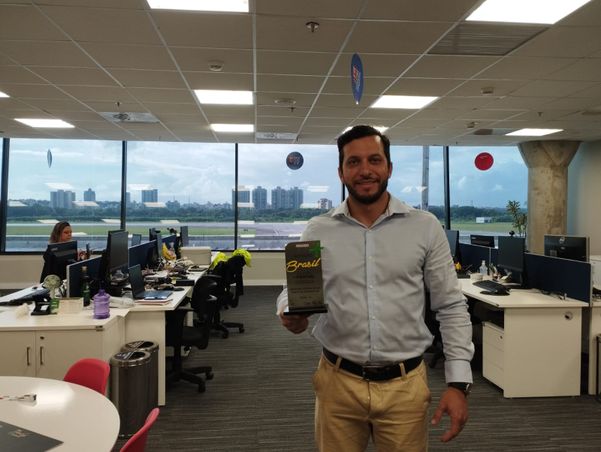  Fernando Castro: Aeroporto de Vitória recebeu troféu pela pontualidade no prêmio “Aviação + Brasil 2023”, promovido pela Secretaria Nacional de Aviação Civil (SAC) por Caroline Freitas