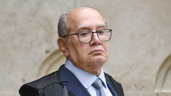 Ministro criticou voto do colega no STF para absolver ex-presidente; decano também disse que anistia é inconstitucional e minimizou sanções dos EUA