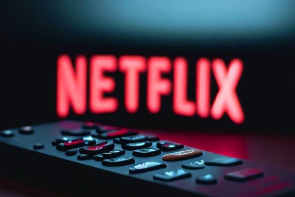 Netflix pode cobrar pelo compartilhamento de senhas? Especialistas veem  problemas na conduta da empresa - Seu Dinheiro