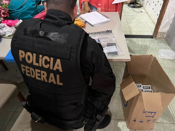 Polícia Federal realiza operação em Cachoeiro de Itapemirim por Polícia Federal 