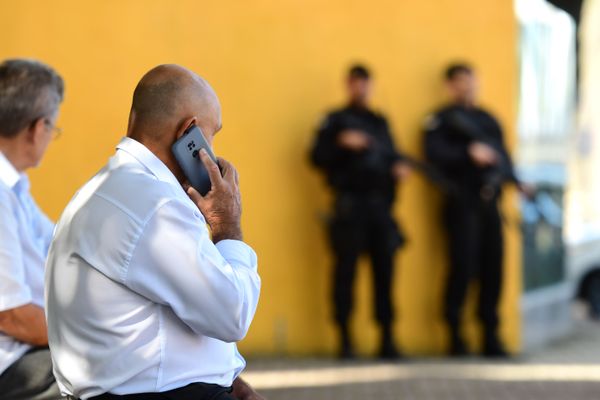 Operação policial escolta grande carga de dinheiro para o Centro de Vitória por Fernando Madeira