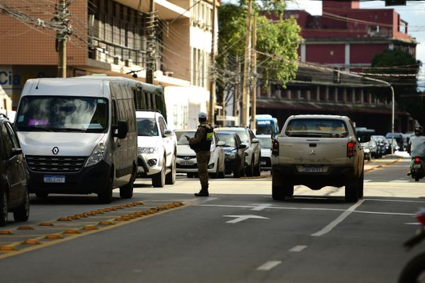 Operação policial escolta grande carga de dinheiro para o Centro de Vitória por Fernando Madeira