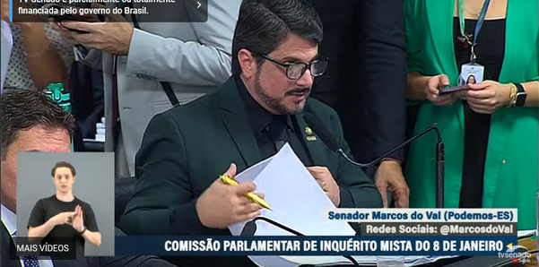 Senador Marcos Do Val durante reunião da CPMI doa atos de 8 de janeiro