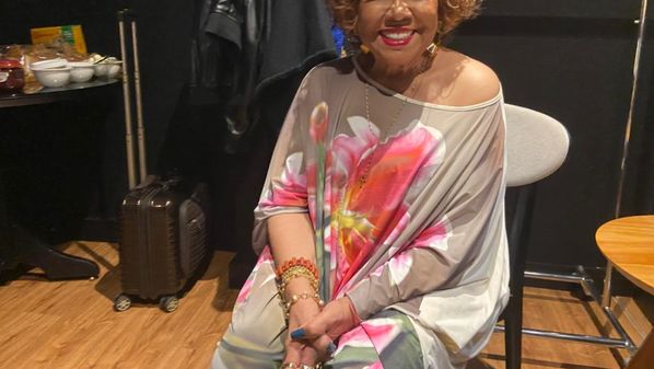 Artista, que celebra 50 anos de carreira, faz segundo show na capital capixaba na noite deste sábado (27) e recebeu "HZ" em seu camarim