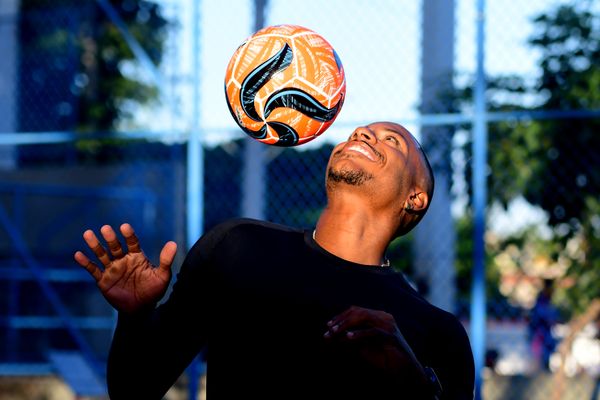 O atleta e professor de futevôlei Sallen Almeida, de 30 anos por Fernando Madeira