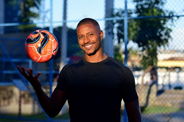 O atleta e professor de futevôlei Sallen Almeida, de 30 anos por Fernando Madeira