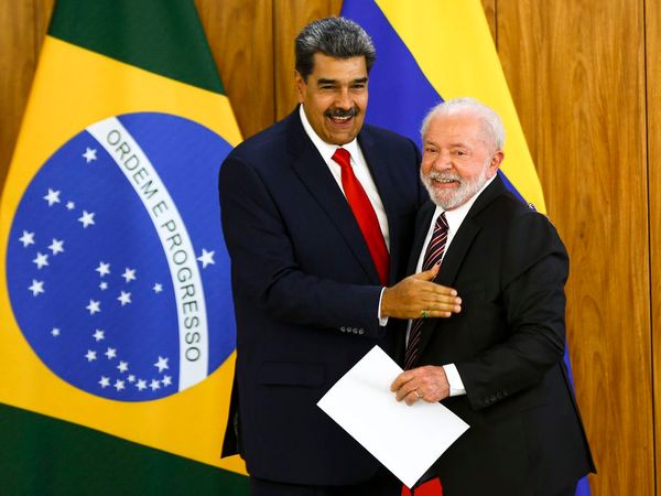 O presidente Luiz Inácio Lula da Silva recebe o presidente da Venezuela, Nicolás Maduro, no Palácio do Planalto. 