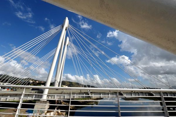 Ponte da Passagem por Elizabeth Nader