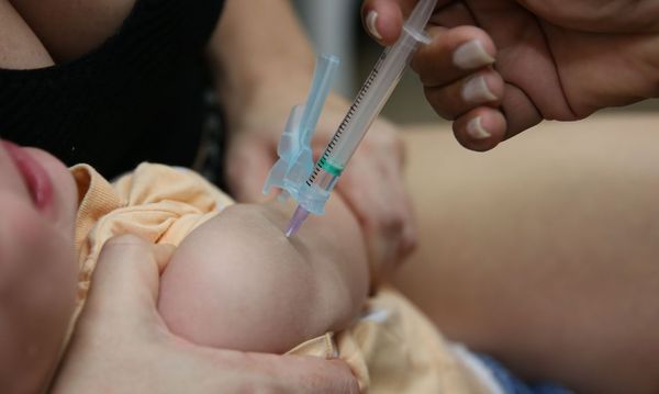 vacina contra gripe, campanha de vacinação, criança vacinada