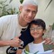 Imagem - No ES, Richarlison assiste a jogo do Nova Venécia e conhece fã de 9 anos