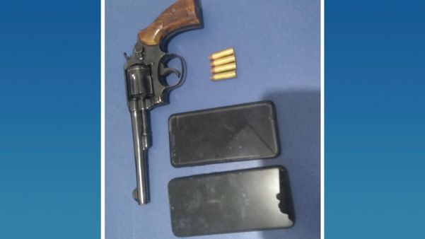 Prisão foi na tarde deste sábado (3)