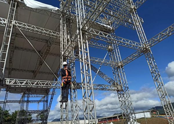 Após vistoriar estrutura do Festival de Alegre, Crea-ES orienta sobre correções por Divulgação/Crea-ES