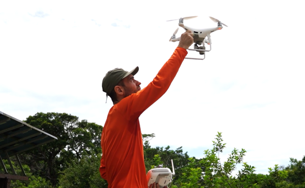 Sandro Rodrigues é servidor do Iema e o responsável por controlar o drone no Parque Paulo César Vinha